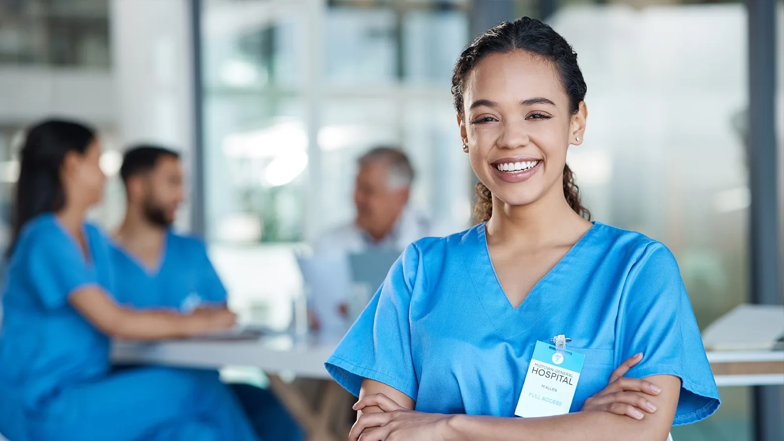 Medical laboratory professionals at work